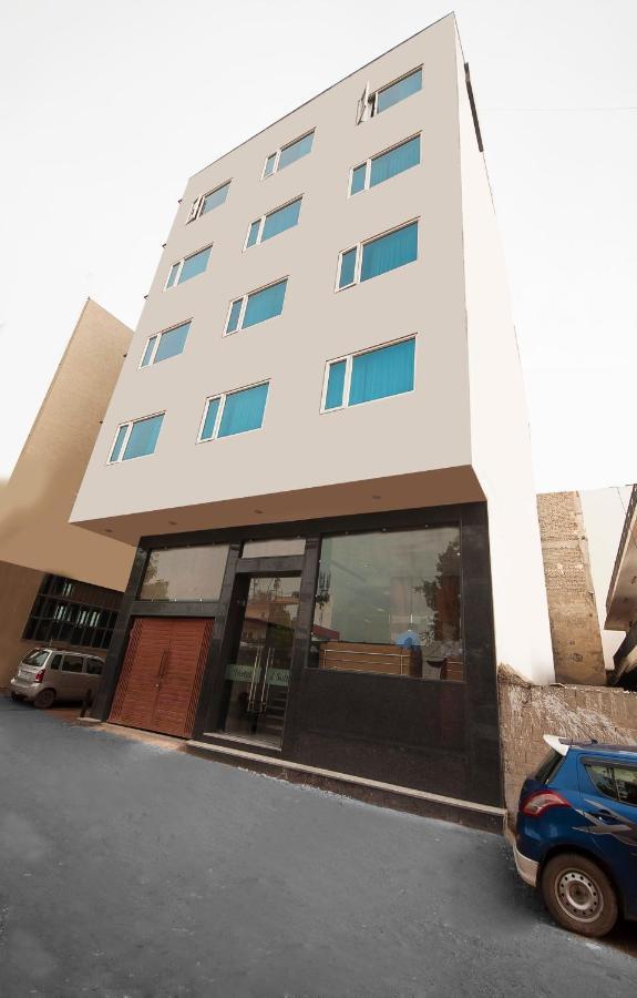 Z Suite-near Delhi Airport 4* New Delhi